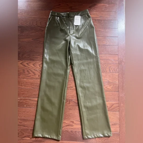 ELODIE Olive Green Straight Leg Classic Leather Pants NWT Size Medium - Picture 2 of 8